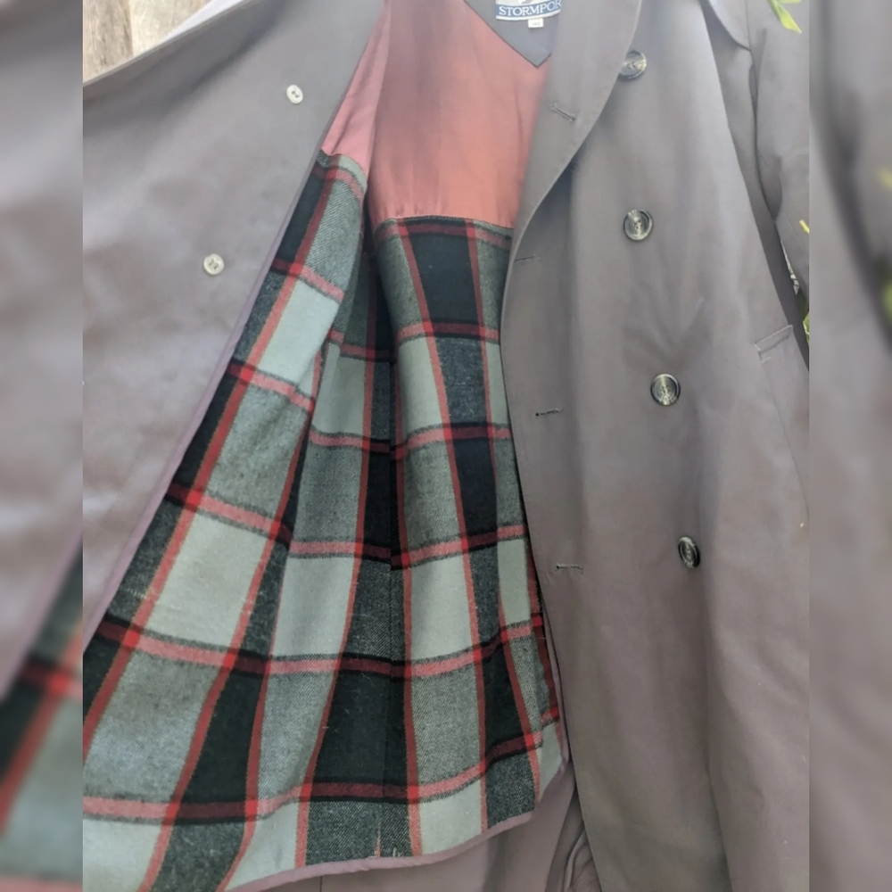 Vintage trench coat - Picture 2 of 5